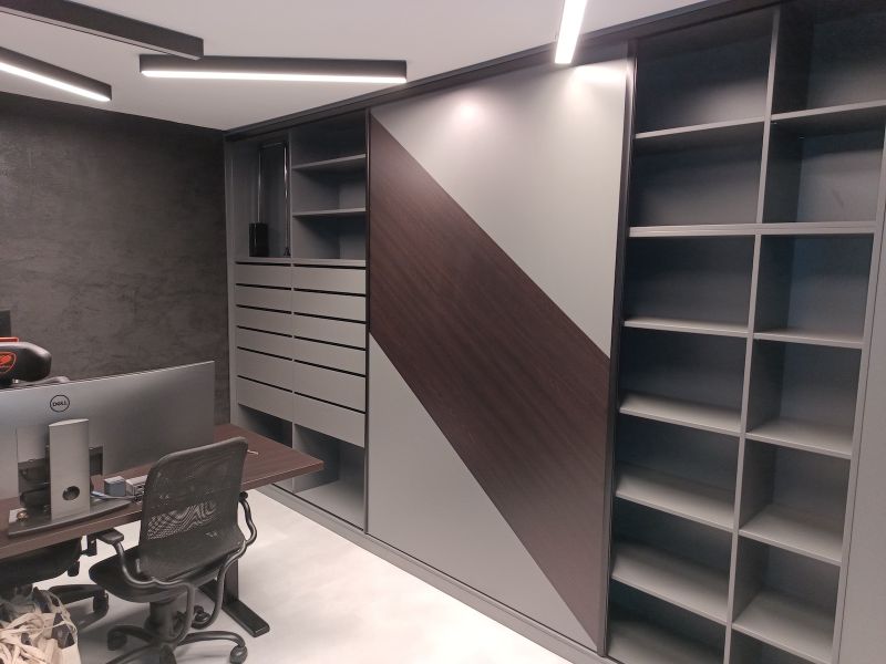 Vestavěné skříně